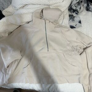 Lululemon cropped Scuba